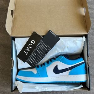 Air Jordan 1 Low ‘Unc’